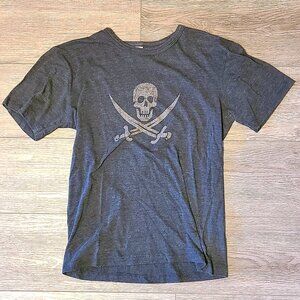 Vintage skull & swords pirate print t-shirt